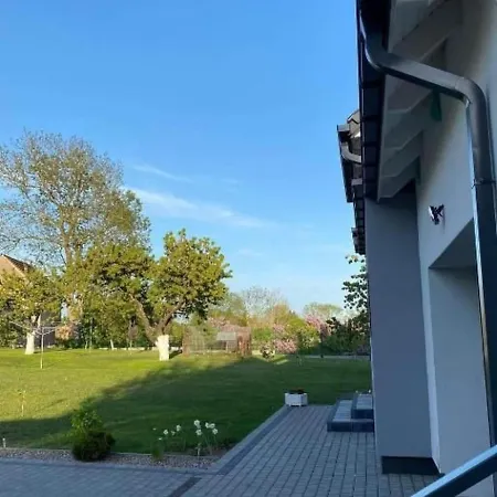 Gemuetliches Mit Garten Und Seeblick By Interhome Kołczewo