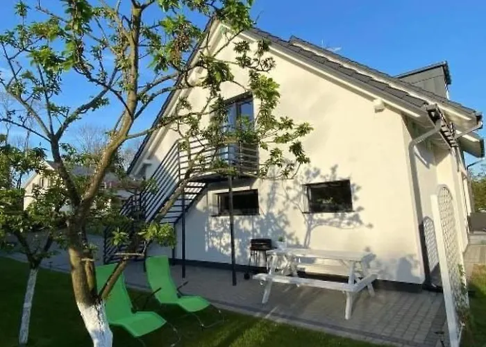 Apartment Gemuetliches Ferienhaus Mit Garten Und Seeblick By Interhome Appartement Kołczewo