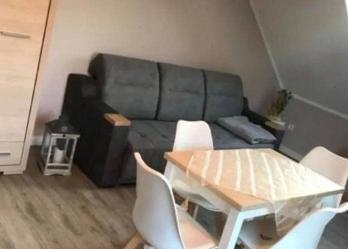 Appartement Apartment Gemuetliches Ferienhaus Mit Garten Und Seeblick By Interhome