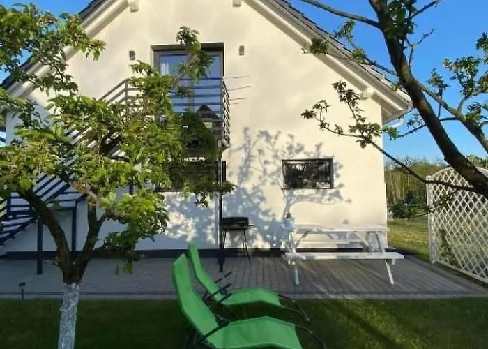 Apartment Gemuetliches Ferienhaus Mit Garten Und Seeblick By Interhome Appartement *